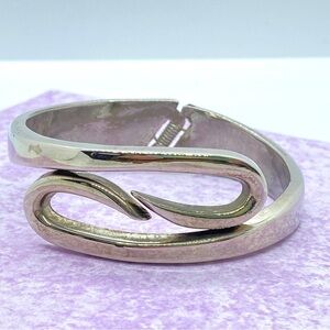 Vintage Silvertone Hinged Clamper Bracelet